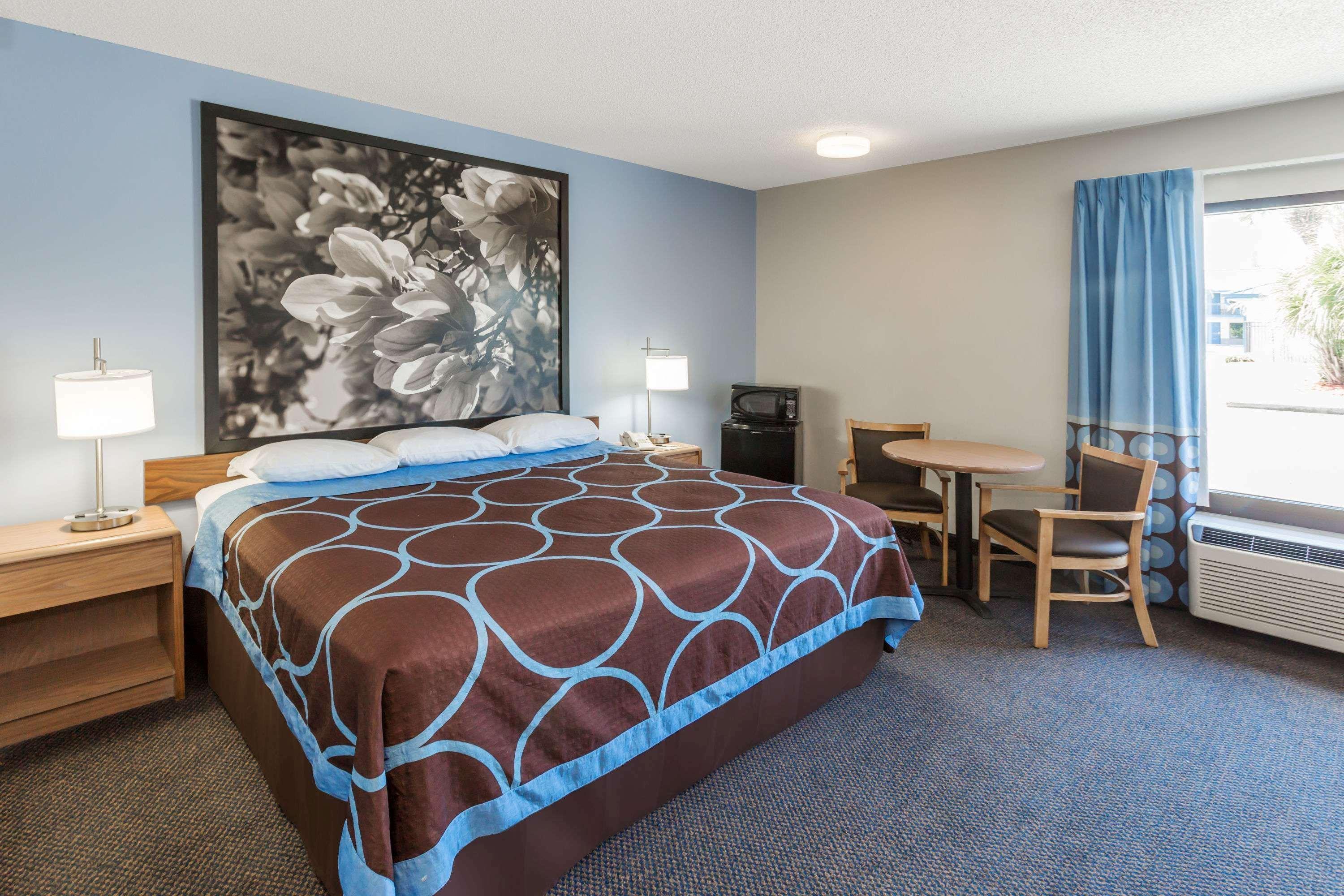 Super 8 By Wyndham Valdosta Ga I-75 Hotel Eksteriør billede
